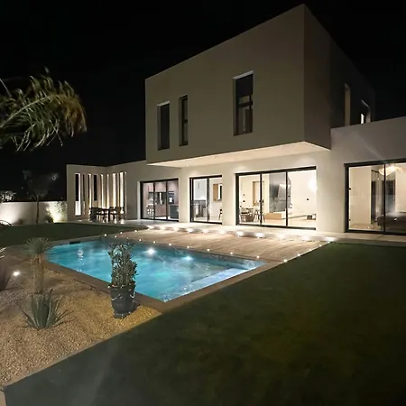 Vila Baya - 800 M De La *