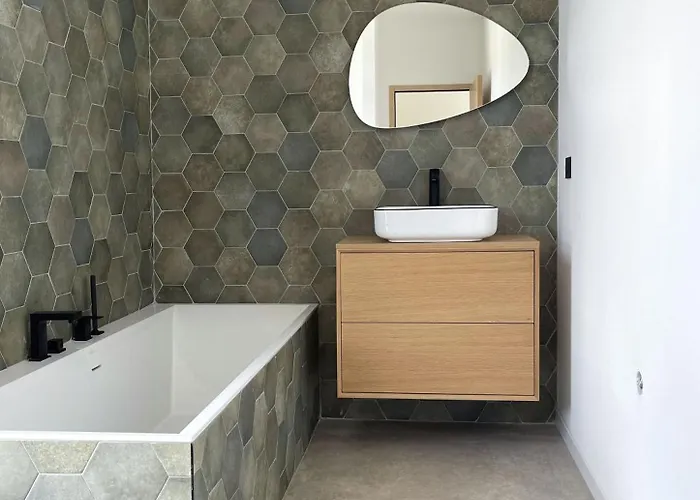 Baya - 800 M De La Vila Agde