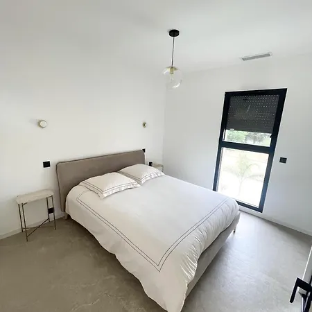 Baya - 800 M De La * Agde